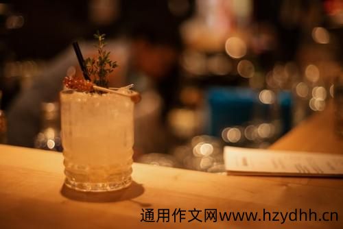 用一句话来表达亲人相聚 亲戚聚餐的简短朋友圈