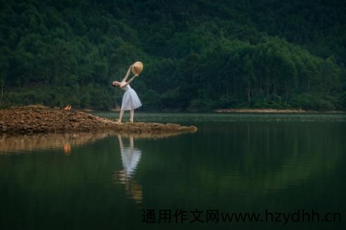 一家三口发朋友圈说说
